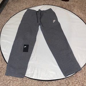 Nike sweatpants men’s medium